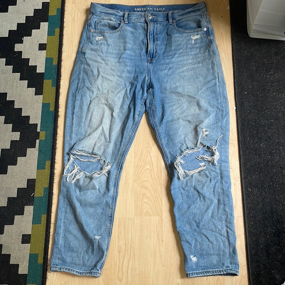 American eagle mom jean 14